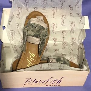 NIB Blowfish size 9 Sandals